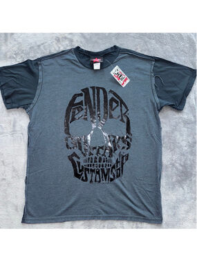 NOS Adult Unisex Small Hot Topic SS Skull Outline TShirt Fender Guitars Y2K